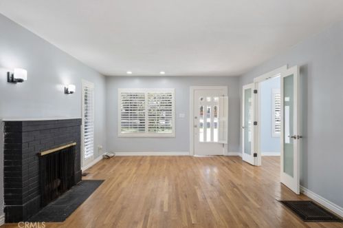 3300 Montrose Ave, Glendale CA 91214-3341 exterior