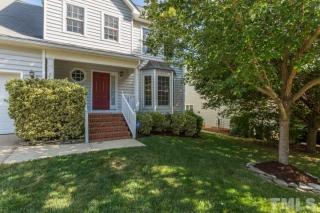 8620 Erinsbrook Dr, Raleigh, NC 27617-8338
