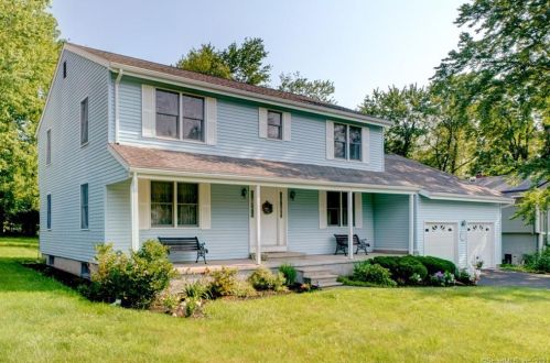 139 Hightower Rd, Southington, CT 06489-2415