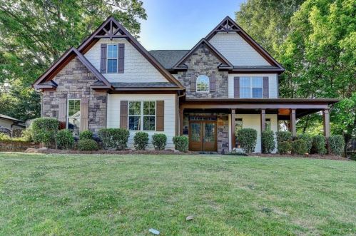 235 South St, Buford, GA 30518-3327