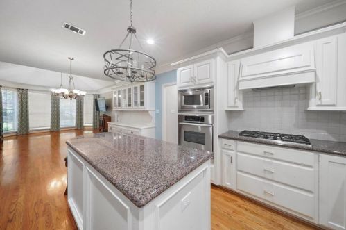 28 Wedgewood Blvd, Conroe TX  77304-1349 exterior