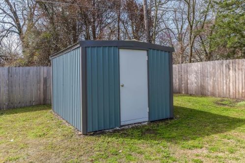 303 Walnut St, Whitewright TX 75491-2243 exterior