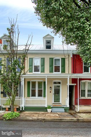 123 Walnut St, Carlisle, PA 17013-3836