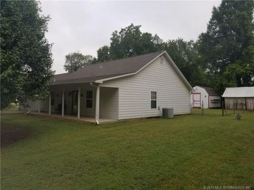 221 8th St, Winganon, OK 74016-2001