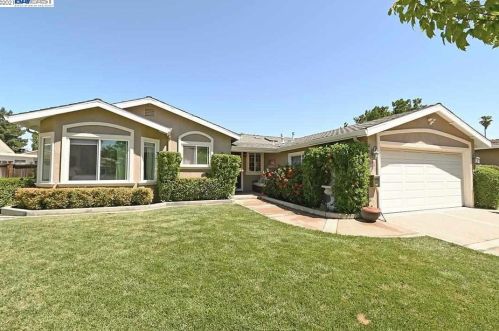 4545 Tahoe Ct, Pleasanton, CA 94566-4646