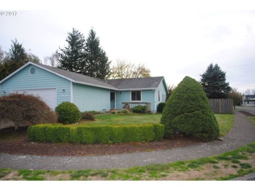 1924 Lewellyn Ave, Wood Village OR  97060-2449 exterior