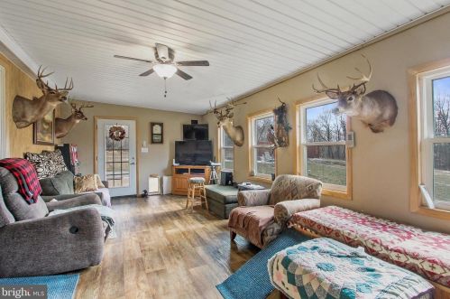 810 Cherry Orchard Rd, York, PA 17315-2444