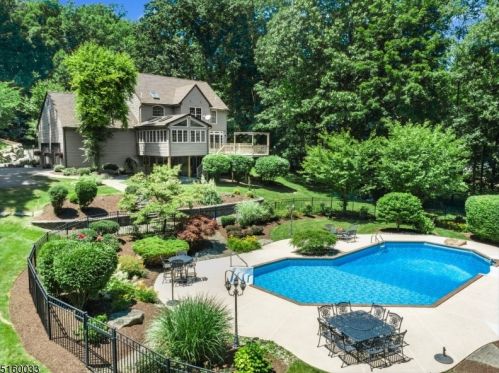 5 Arielle Way, Sparta, NJ 07871-3449