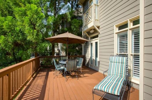 2527 Brookline Cir, Atlanta GA  30319-3690 exterior