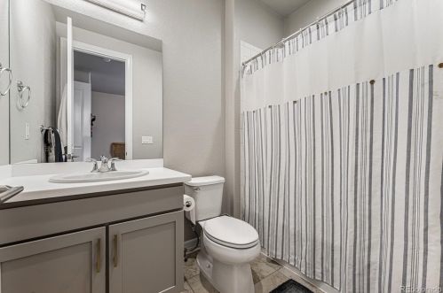 27760 Lakeview Dr, Aurora CO  80016 exterior