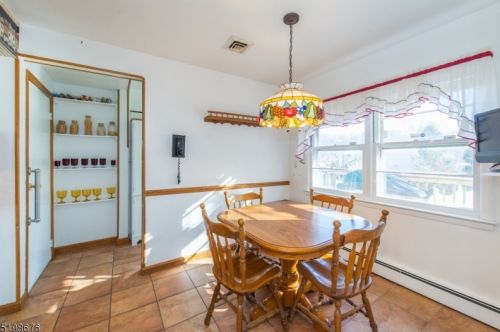 7 Nantes Rd, Parsippany, NJ 07054-4076