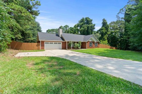 15 Circle Creek Dr, Stockbridge GA  30281-2739 exterior