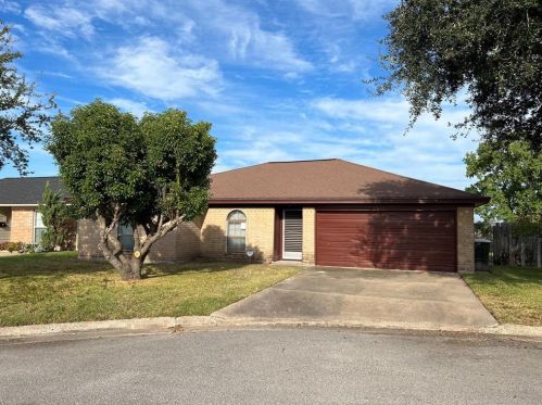 2512 Larkspur Ct, Galveston, TX 77551-1830