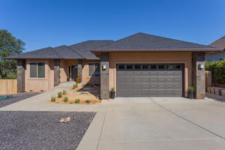 3360 Stanford Dr, Redding, CA 96003-5361