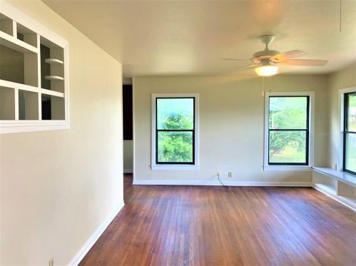 3000 Cherrywood Rd, Austin TX  78722-1623 exterior