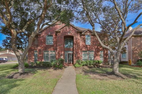 2341 Acadiana Ln, Taylor Lake Village TX  77586-8308 exterior