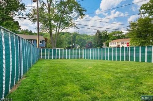 14 Crestmont Dr, Dover NJ  07801-1924 exterior