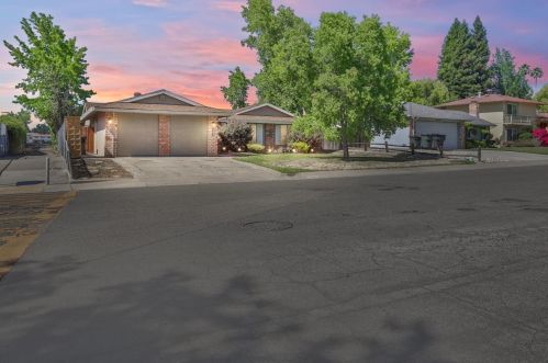 4753 Papaya Dr, Fair Oaks, CA 95628-4428