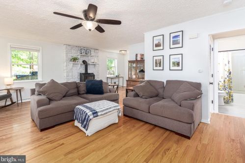 1217 Pine Ave, Shady Side MD 20764-9575 exterior