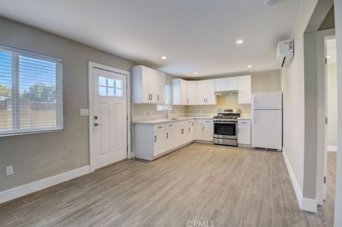 1518 Cochran St, Simi Valley CA 93065-2047 exterior