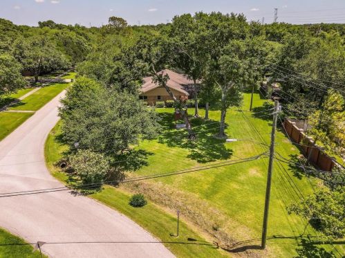 2006 Willowwisp, Taylor Lake Village TX  77586-3311 exterior