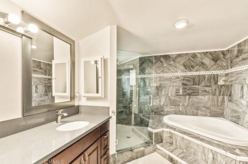 370 Yorkshire Cir, Anaheim CA 92808-1313 exterior