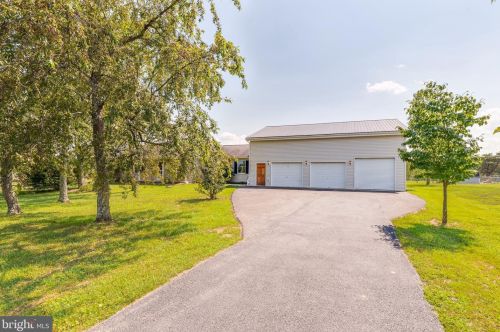 197 Mcgill Dr, Gerrardstown, WV 25420-4032