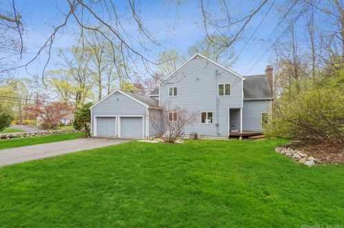 41 Toilsome Ave, Norwalk, CT 06851-2313