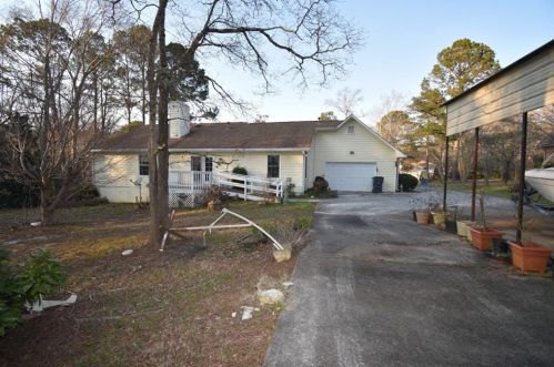 112 Hayes Cir, Rex GA 30273-1543 exterior