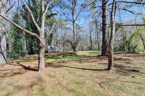 3936 Woodland Cir, Conyers GA  30013-3057 exterior