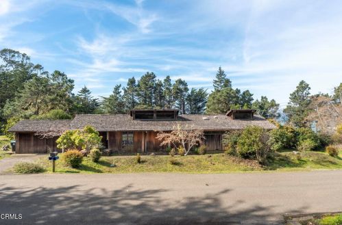 44930 Woodstock Dr, Mendocino, CA 95460-9749
