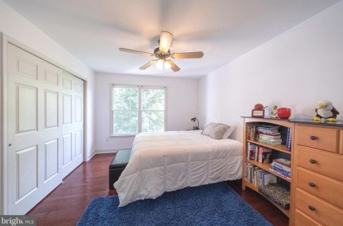 19 Walker Dr, Princeton NJ 08540-2324 exterior