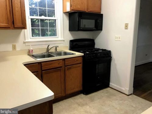 8216 Cedar St, Silver Spring MD  20910-5558 exterior