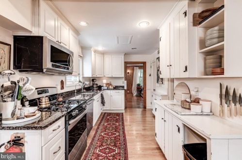 5 Queenston Pl, Princeton NJ  08540-3820 exterior