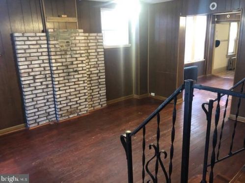 2215 4th St, Harrisburg, PA 17110-2304