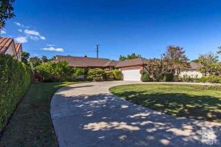 4915 Libbit Ave, Van Nuys CA  91436-1206 exterior
