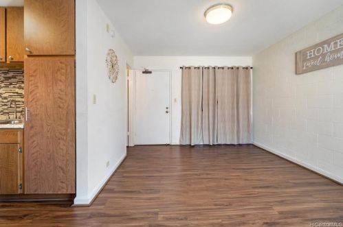 1242 Matlock Ave, Honolulu, HI 96814-1267