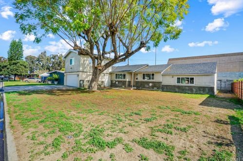 8121 Pageant St, Downey, CA 90240-2744