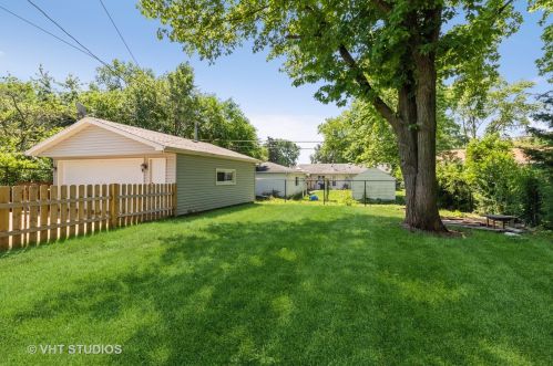 519 Spruce Rd, Lemont IL  60440-2504 exterior