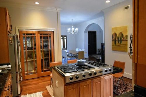 3335 Mathieson Dr, Atlanta GA  30305-1722 exterior