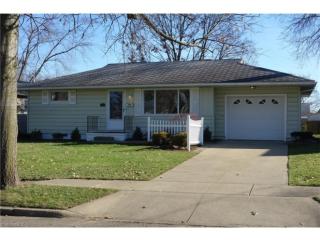 912 15th St, Massillon, OH 44646-8257