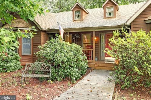 1110 Antler Dr, York, PA 17406-8317