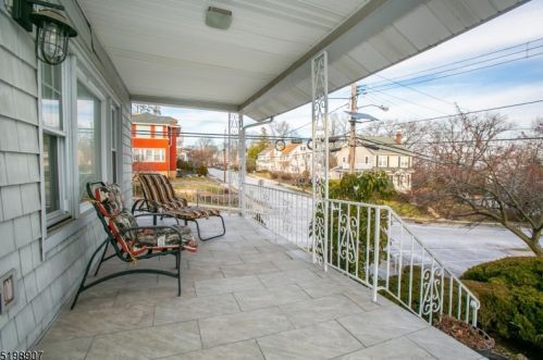 65 Oakridge Rd, Town Center, NJ 07052-4540