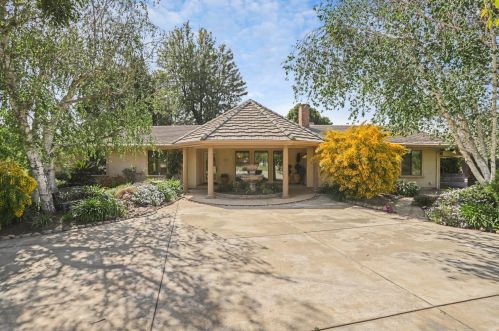17757 Kennison Ln, Lodi, CA 95240-0806