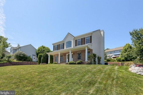 2112 Northview Ln, Harrisburg, PA 17110-3911