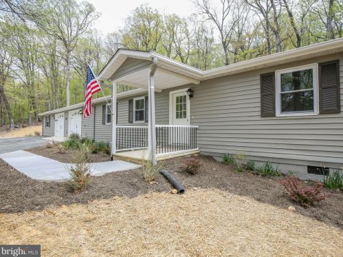 2324 Chestnut Hill Rd, Harpers Ferry WV  25425-5140 exterior