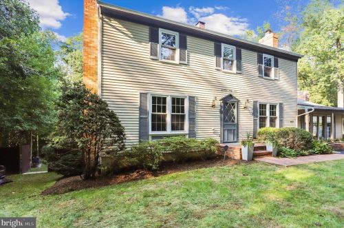 1749 Arrowood Dr, Gambrills, MD 21054-1815