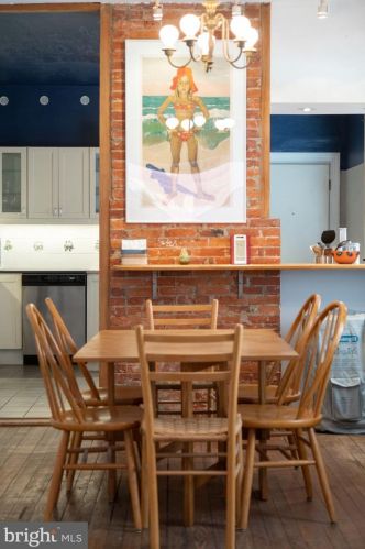 867 30 St, Philadelphia PA 19121-3604 exterior