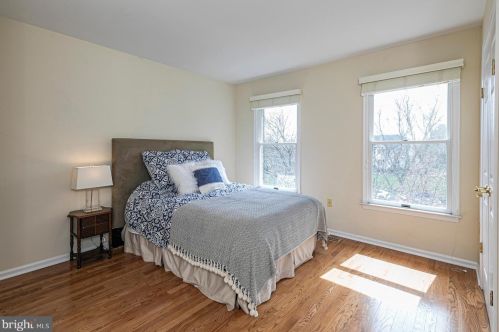 1 Tomlyn Dr, Princeton NJ  08540-4316 exterior