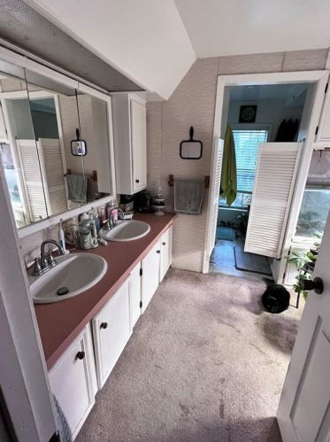 1102 Castile Rd, Austin TX  78733-2518 exterior